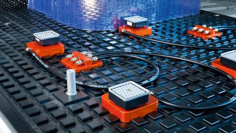 Precision-milled “High-flow vacuum table” Precision-milled “High-flow vacuum table”